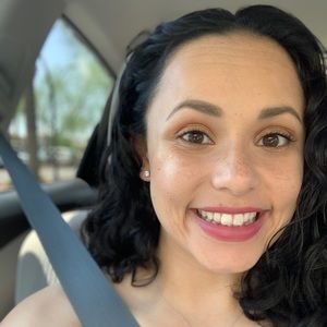 Meet your Posher, Siara